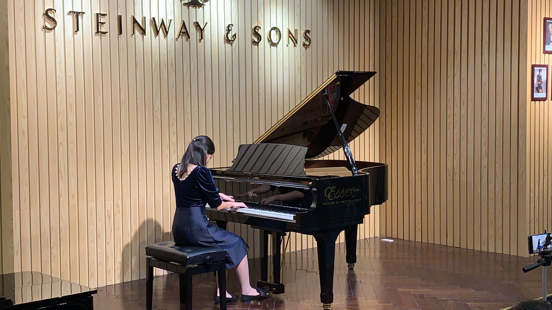 Chi Vu performing at Steinway & Sons